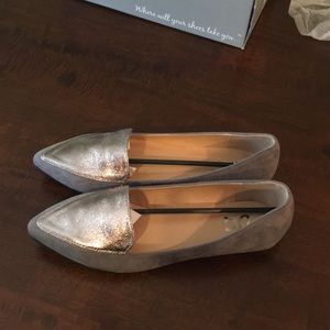 Kinley grey flats